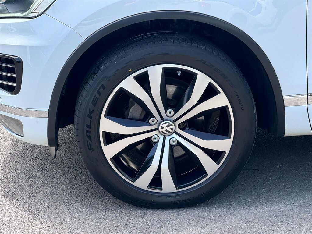 Volkswagen Touareg V6 R-line Tdi Bluemotion Technology WU16VMG White #6