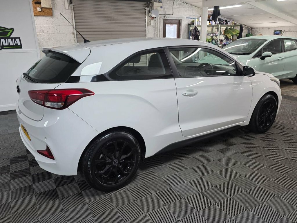 Hyundai I20 1.2 Se Coupe Euro 6 84 Ps L28WNO White #3