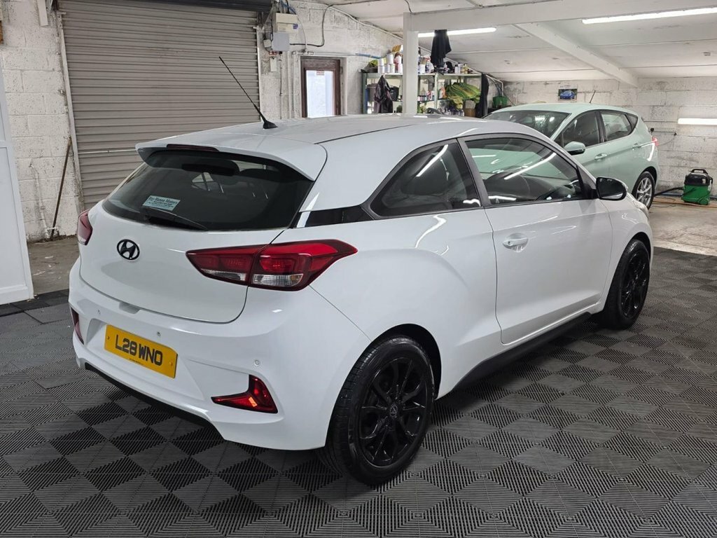 Hyundai I20 1.2 Se Coupe Euro 6 84 Ps L28WNO White #2