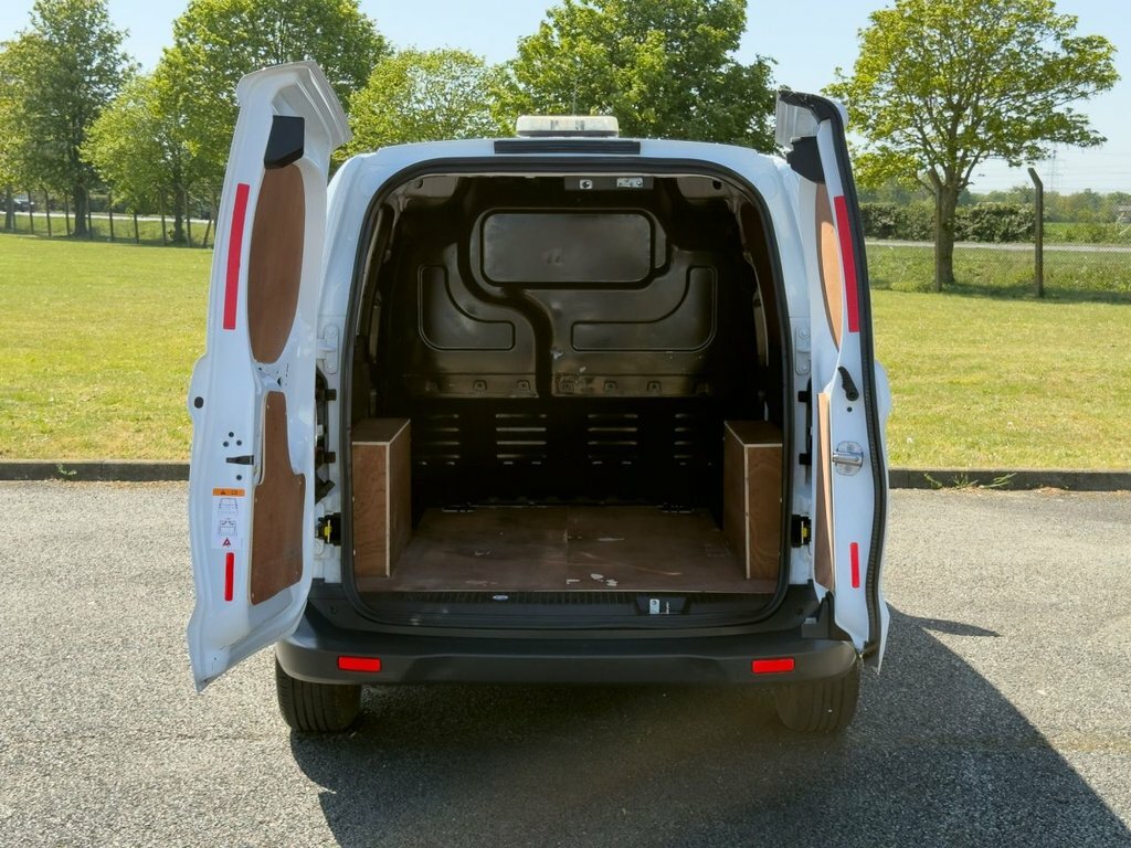 Ford Transit Courier 1.5L Trend CP19OBF White #6