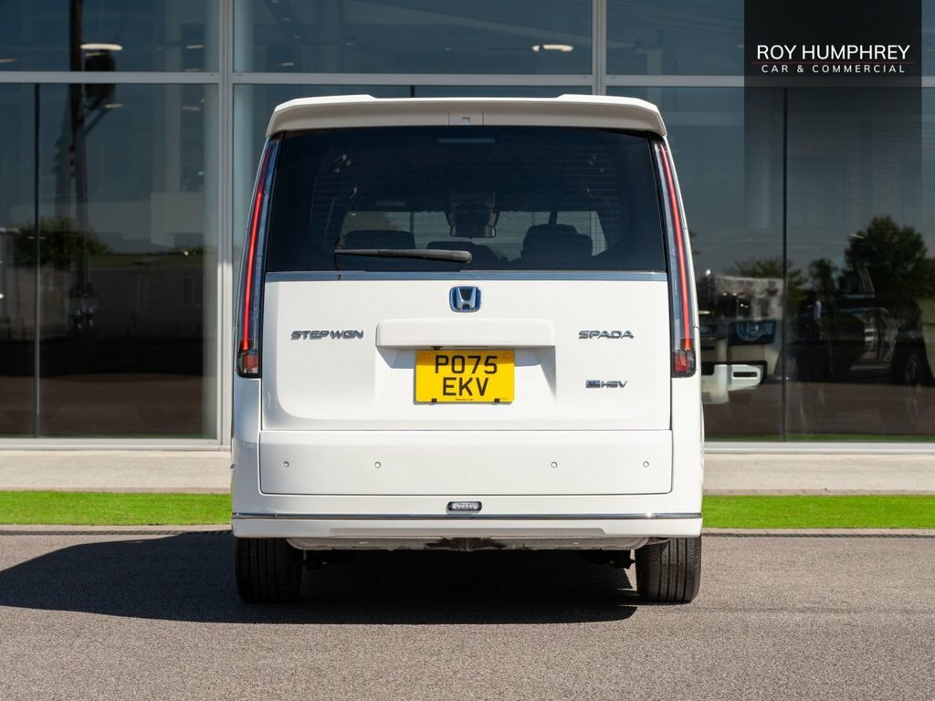 Honda StepWagon Mpv White #5