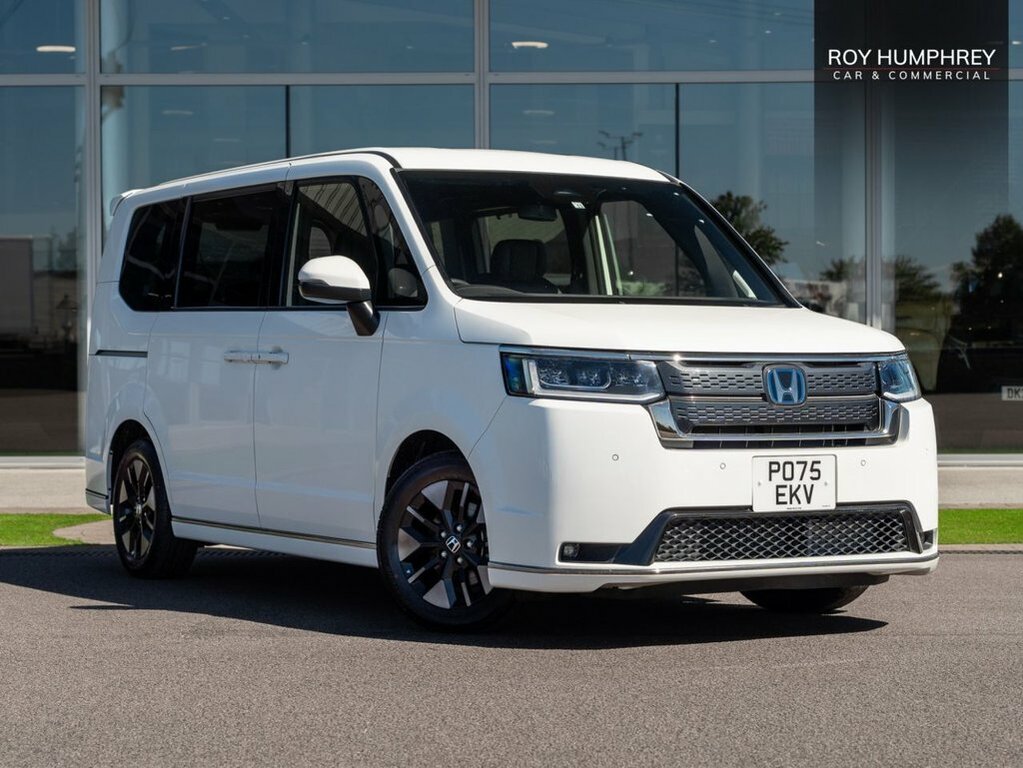 Honda StepWagon Mpv White