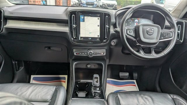 Volvo XC40 1.5 T3 Inscription Suv Euro 6 S S YY22FZM Grey #3