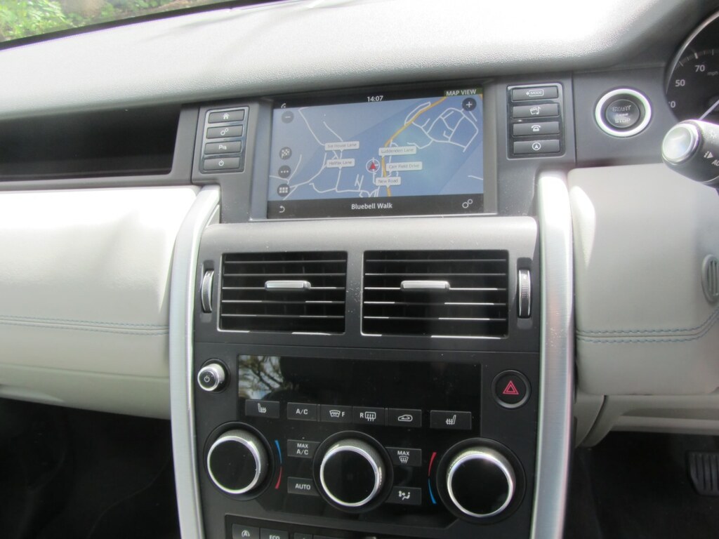 Land Rover Discovery Sport 2.0 Td4 180 Se Tech RE66EVJ Black #4