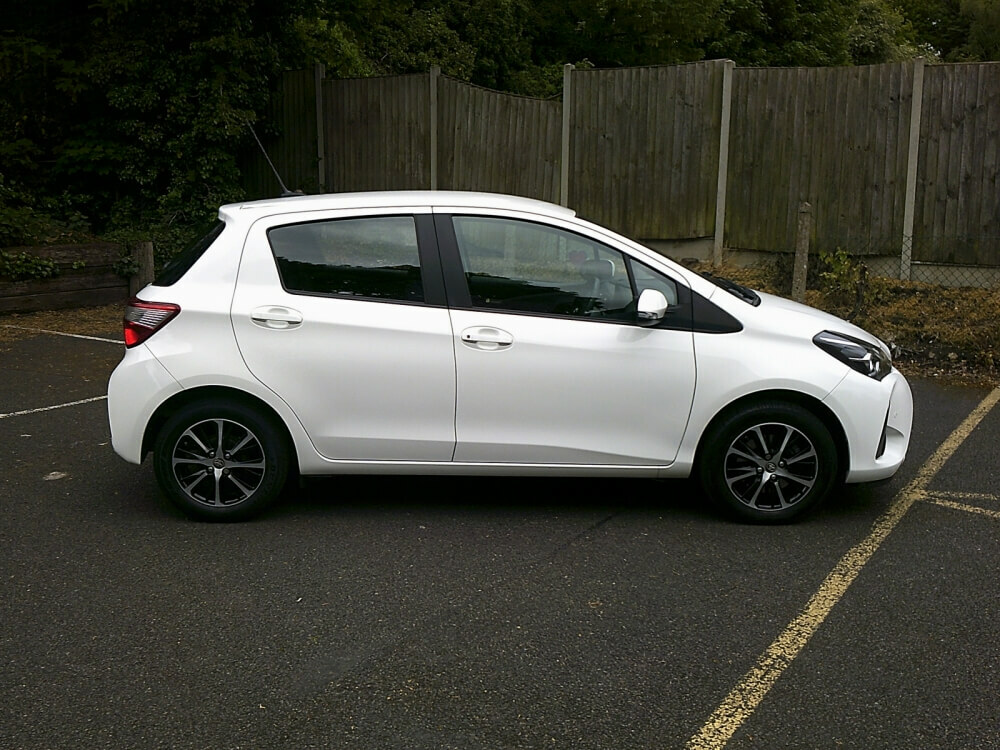 Toyota Yaris 1.5 Icon Tech VK18CYF White #6