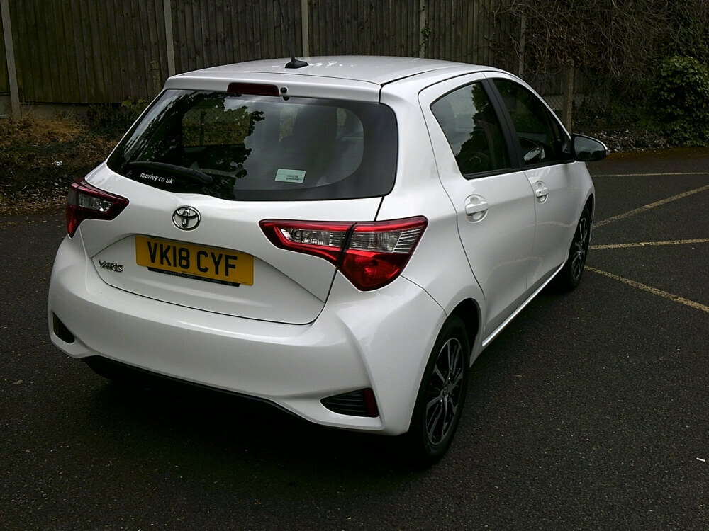 Toyota Yaris 1.5 Icon Tech VK18CYF White #5