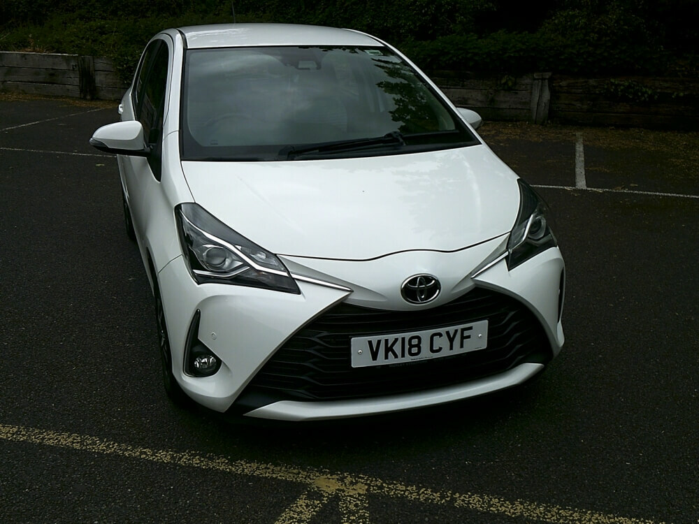 Toyota Yaris 1.5 Icon Tech VK18CYF White #2