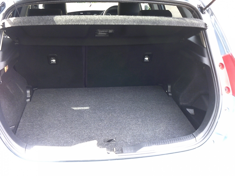 Toyota Auris 1.8 Excel Hybrid RX65SRO  #6