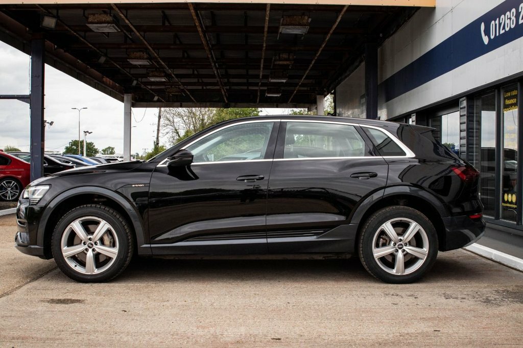 Audi E-tron Suv HG71FCE Black #4