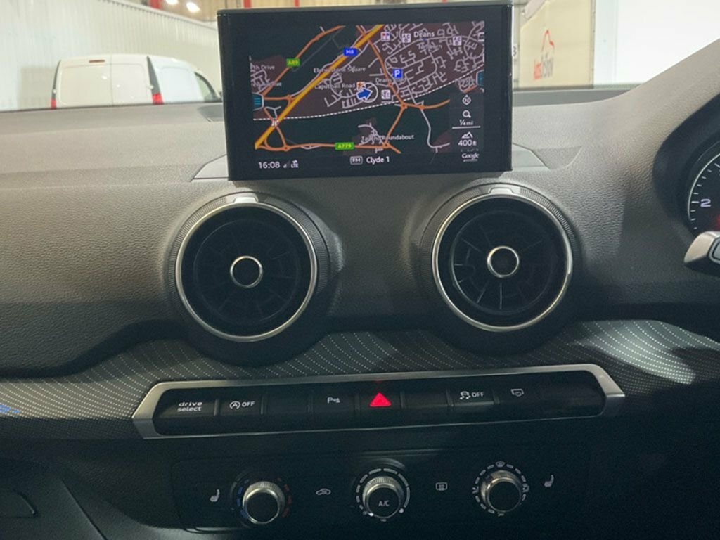 Audi Q2 2L S Line OU67NHM Grey #2