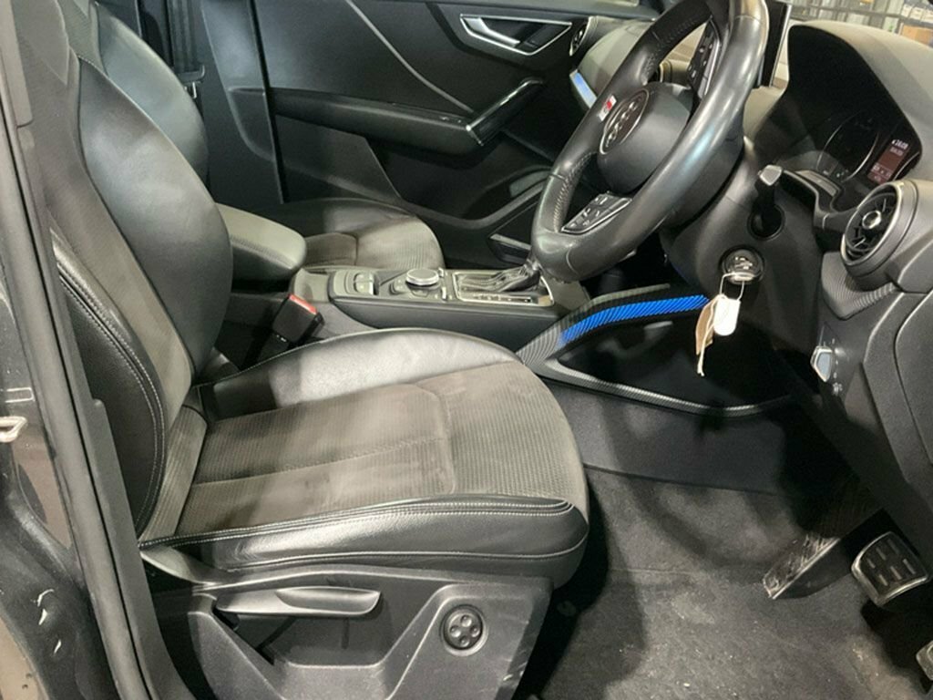 Audi Q2 2L S Line OU67NHM Grey #3