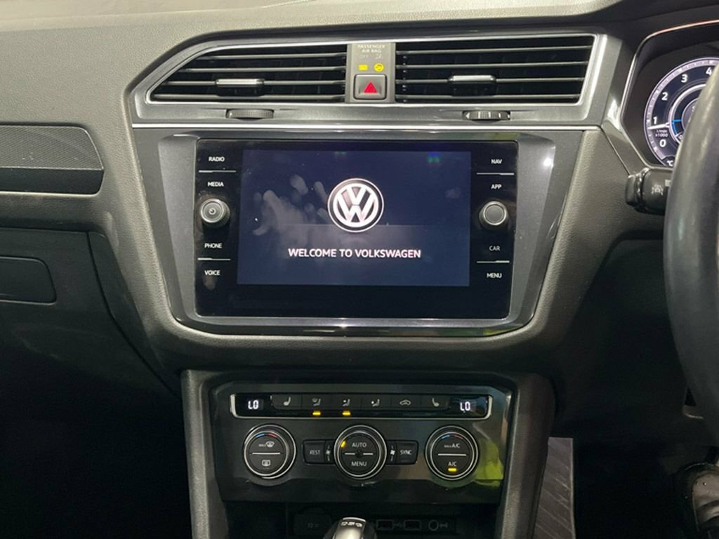 Volkswagen Tiguan Allspace 1.4L Sel Grey #2