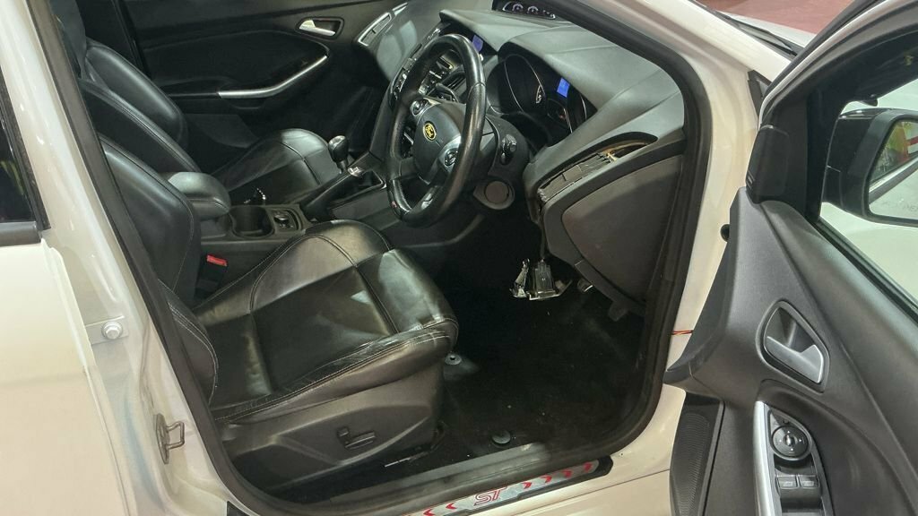 Ford Focus 2L St-3 SG13OKV White #5