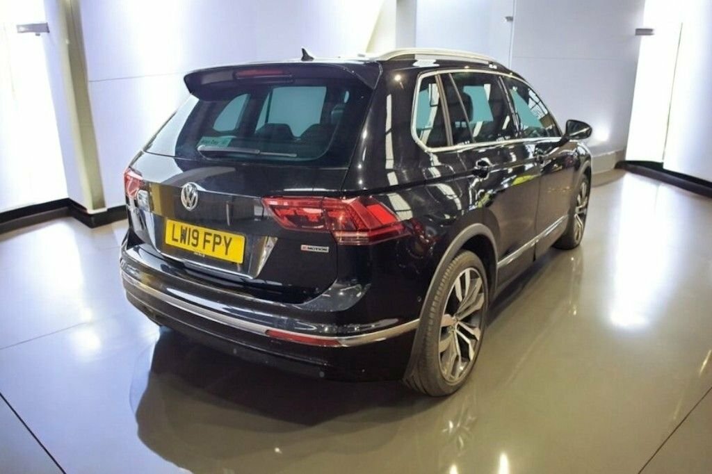 Volkswagen Tiguan 2L R-line Tech LW19FPY Black #5