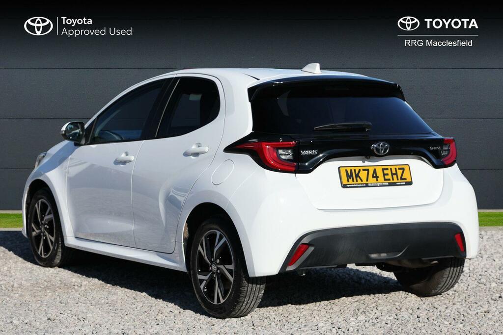 Toyota Yaris 1.5 Vvt-h Design E-cvt Euro 6 Ss MK74EHZ White #4