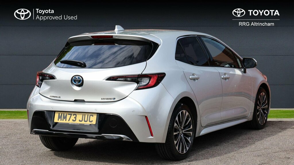 Toyota Corolla 1.8 Vvt-h Design Cvt Euro 6 Ss MM73JUC Silver #2