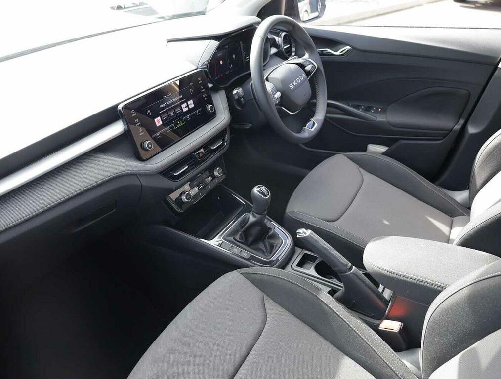 Skoda Fabia 1.0 Tsi Design Edition MJ25TXF Silver #2