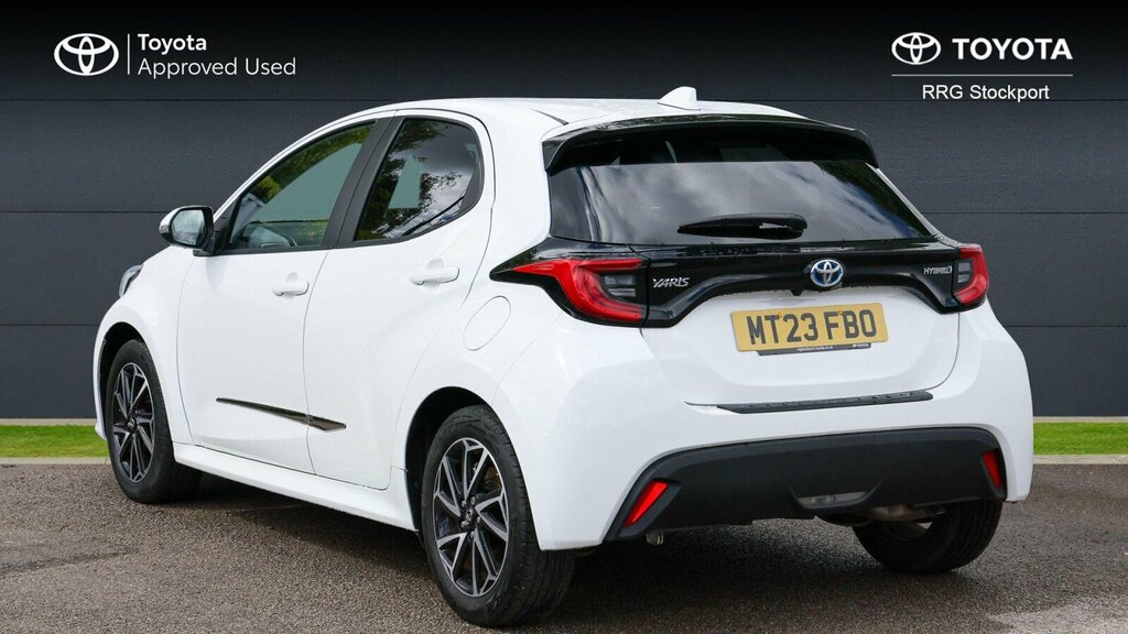 Toyota Yaris 1.5 Vvt-h Design E-cvt Euro 6 Ss MT23FBO White #4