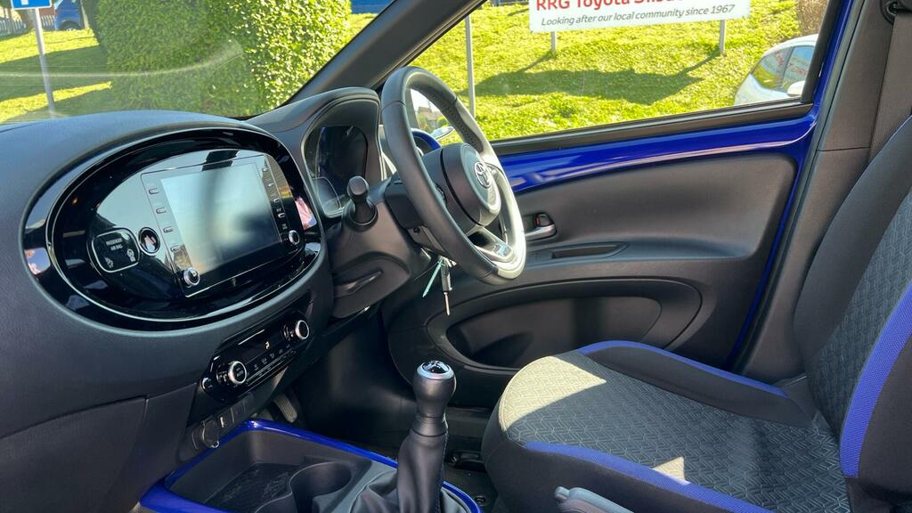 Toyota Aygo X 1.0 Vvt-i Edge Euro 6 Ss YB73UKV Blue #5