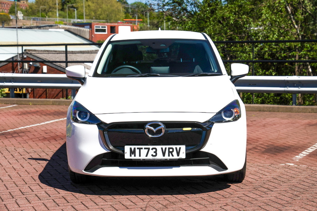 Mazda 2 1.5 Skyactiv G Exclusive-line MT73VRV White #4