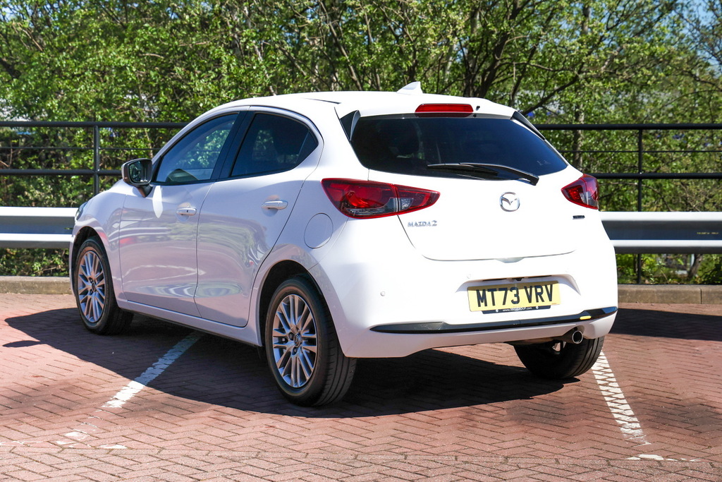 Mazda 2 1.5 Skyactiv G Exclusive-line MT73VRV White #3