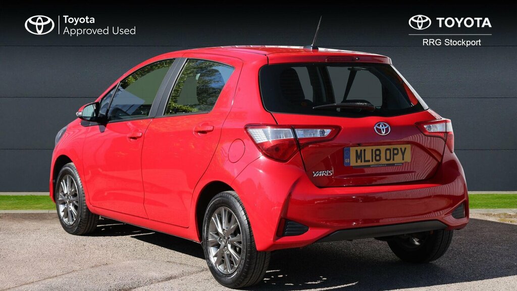 Toyota Yaris 1.5 Vvt-i Icon Euro 6 Red #4