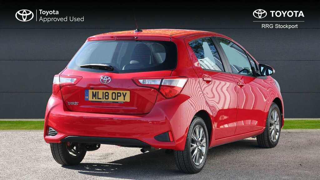 Toyota Yaris 1.5 Vvt-i Icon Euro 6 Red #2