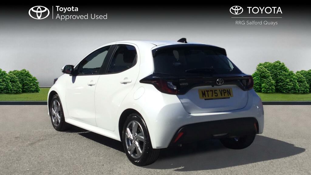 Toyota Yaris 1.5 Vvt-h Icon E-cvt Euro 6 Ss MT75VPN White #4