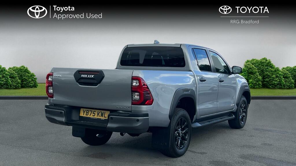 Toyota HILUX 2.8 D-4d-h Invincible X 4Wd Euro 6 Silver #2