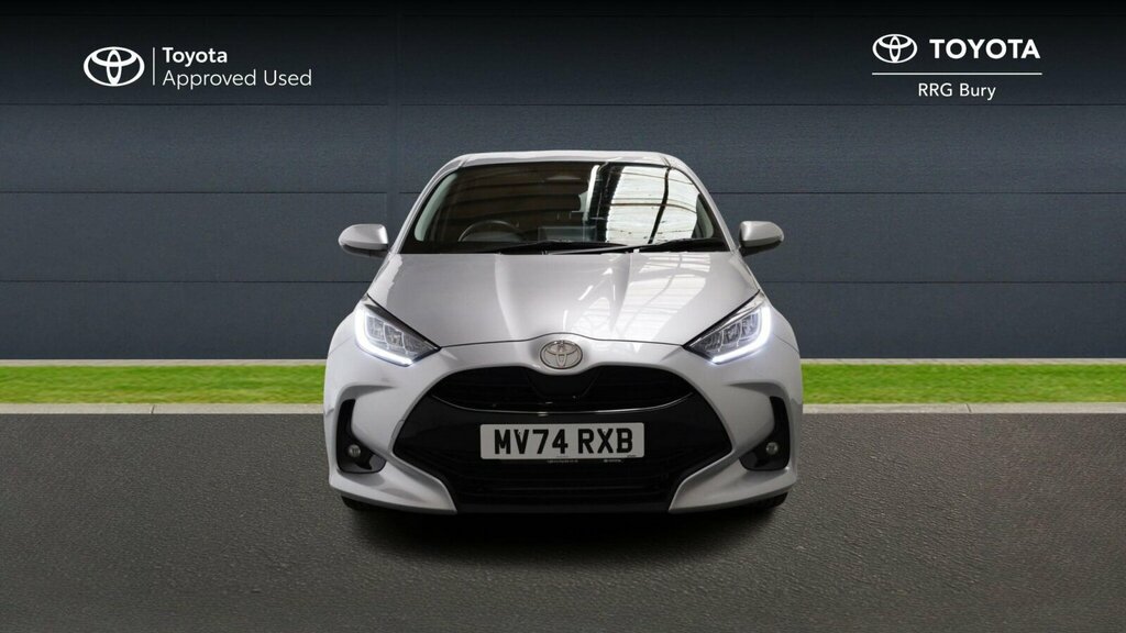 Toyota Yaris 1.5 Vvt-h Design E-cvt Euro 6 Ss MV74RXB Silver #2