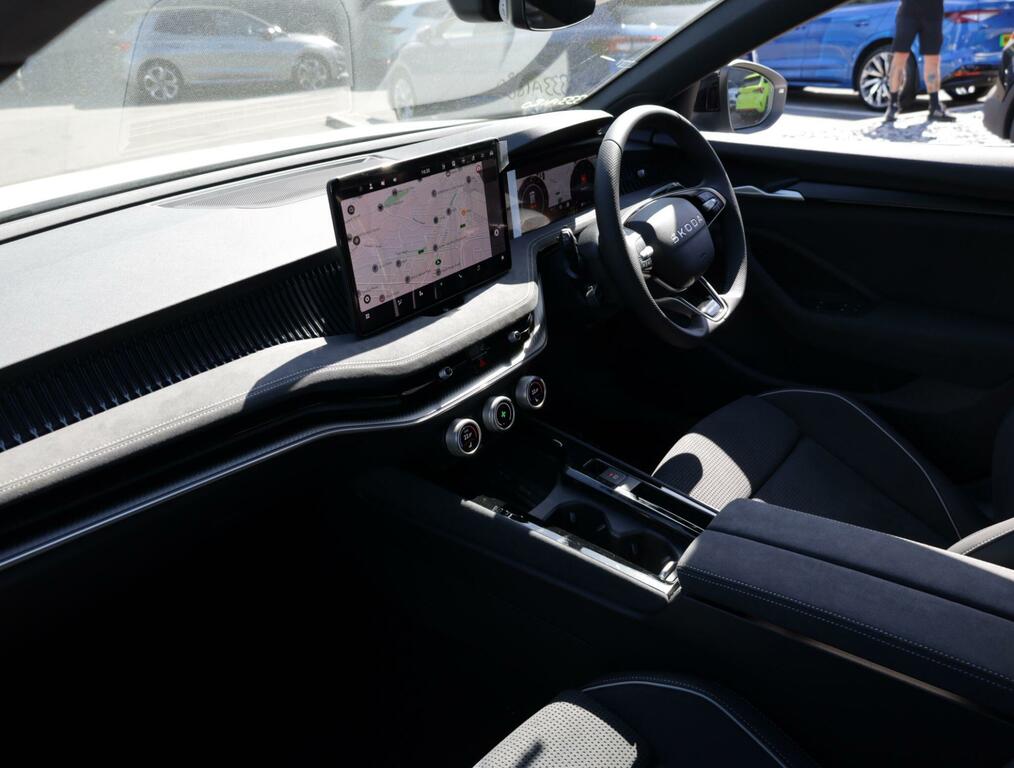 Skoda Superb 1.5 Tsi Iv 25.7Kwh Sportline Dsg Euro 6 Ss White #2