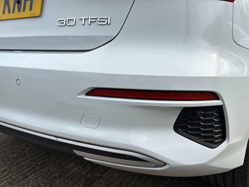 Audi A3 1.0 Tfsi 30 Sport Sportback Euro GL73KNH White #4