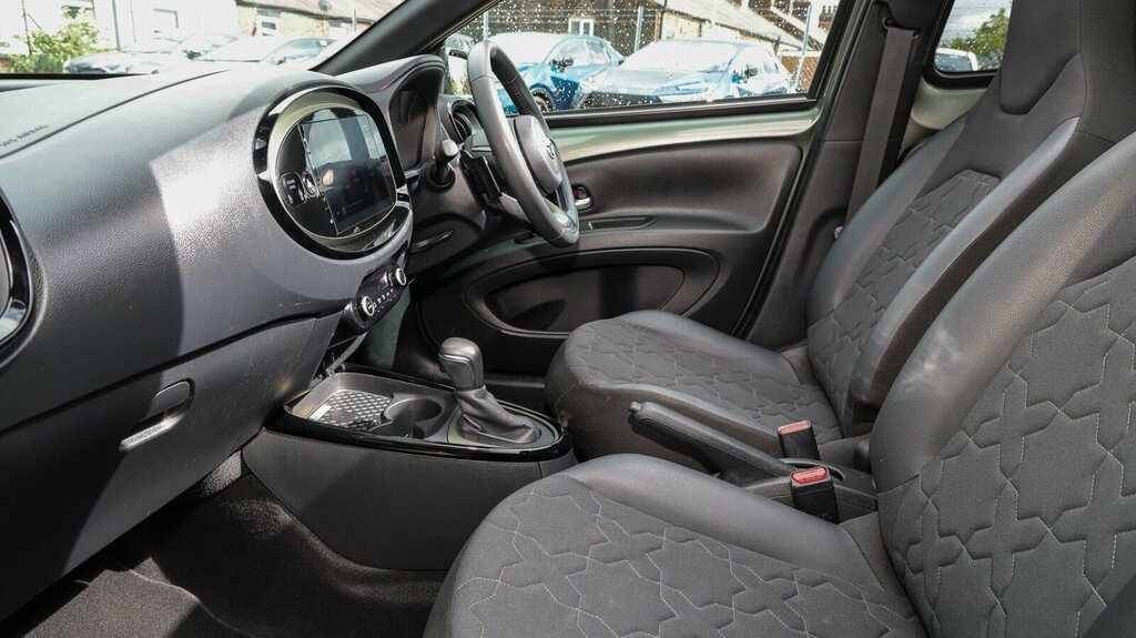 Toyota Aygo X 1.0 Vvt-i Exclusive X-shift Euro 6 Ss MC72EJX Green #5