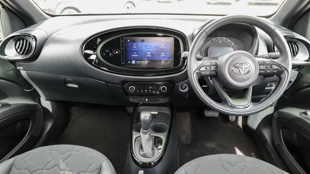 Toyota Aygo X 1.0 Vvt-i Exclusive X-shift Euro 6 Ss MC72EJX Green #6