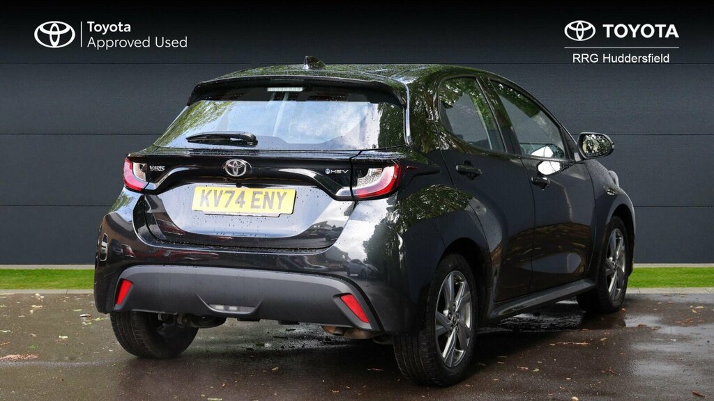 Toyota Yaris 1.5 Vvt-h Icon E-cvt Euro 6 Ss KV74ENY Black #2
