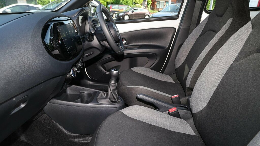 Toyota Aygo X 1.0 Vvt-i Pure Euro 6 Ss MD24EDX White #5