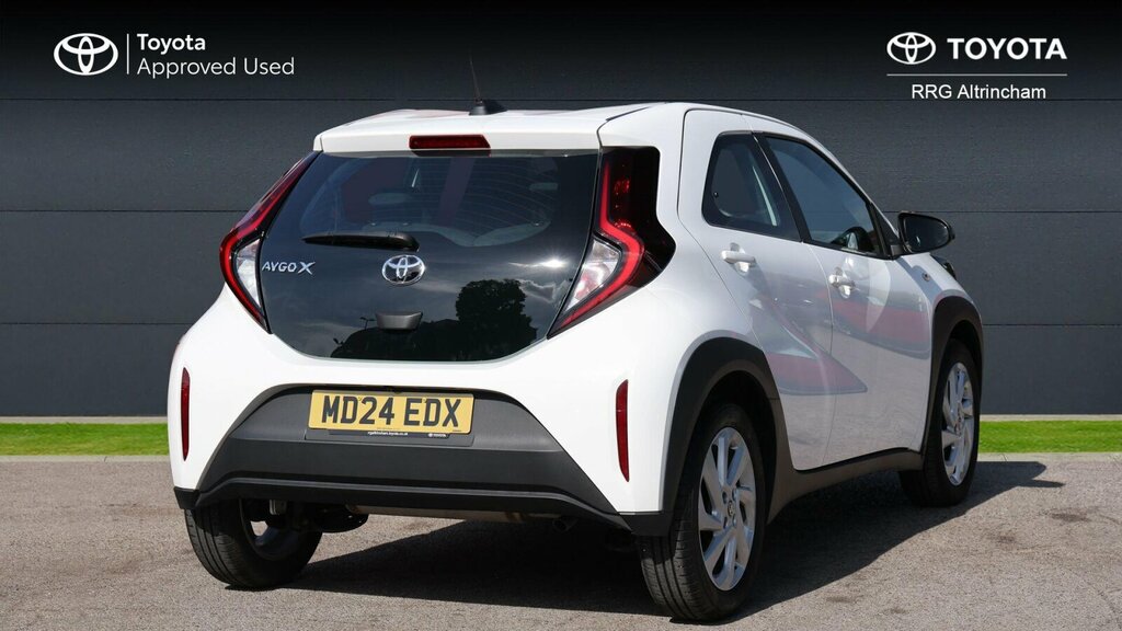Toyota Aygo X 1.0 Vvt-i Pure Euro 6 Ss MD24EDX White #2