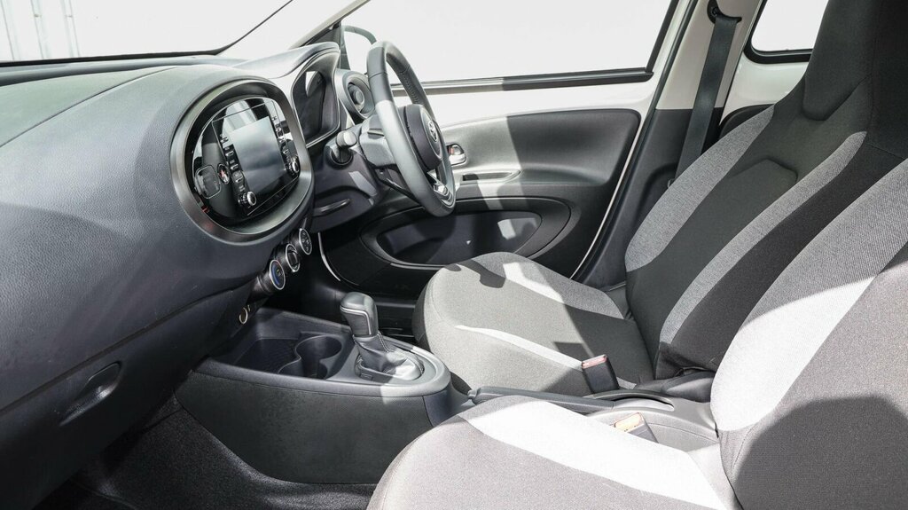Toyota Aygo X 1.0 Vvt-i Pure X-shift Euro 6 Ss YD72TLK White #5