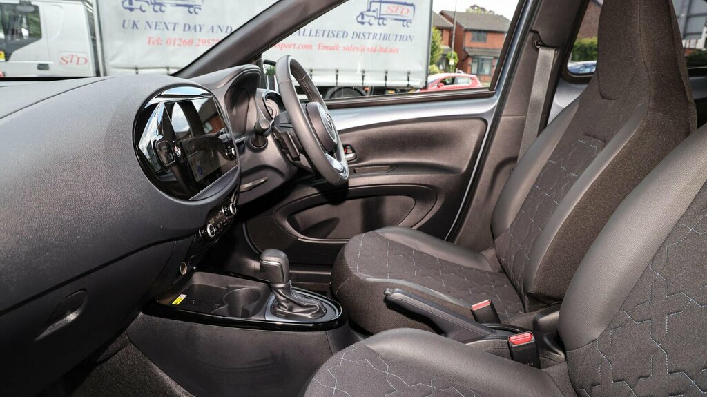Toyota Aygo X 1.0 Vvt-i Exclusive X-shift Euro 6 Ss ML25NPD Grey #5