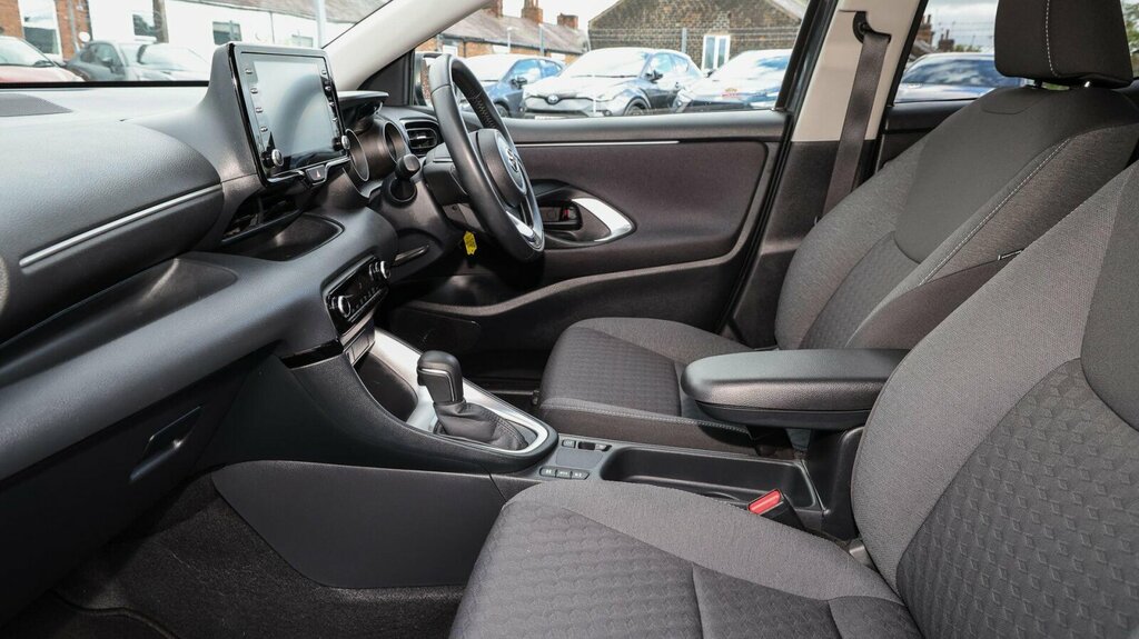 Toyota Yaris 1.5 Vvt-h Design E-cvt Euro 6 Ss ML73KYS Grey #5