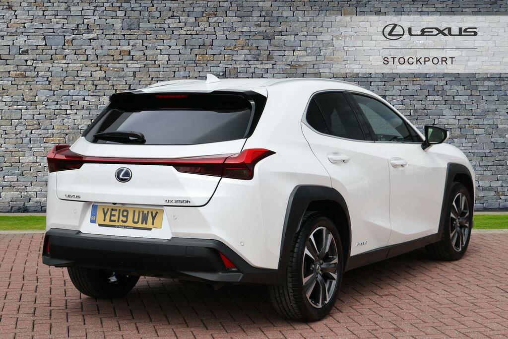 Lexus UX 2.0 250H Takumi Suv Hybrid E-cvt E-four YE19UWY White #2