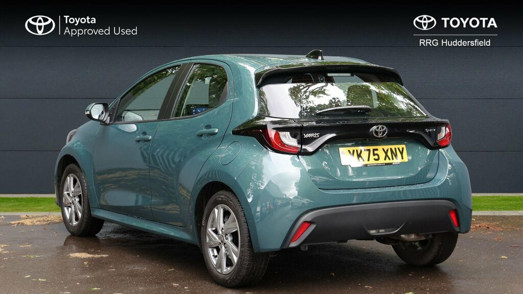 Toyota Yaris 1.5 Vvt-h Icon E-cvt Euro 6 Ss YK75XNY Green #4