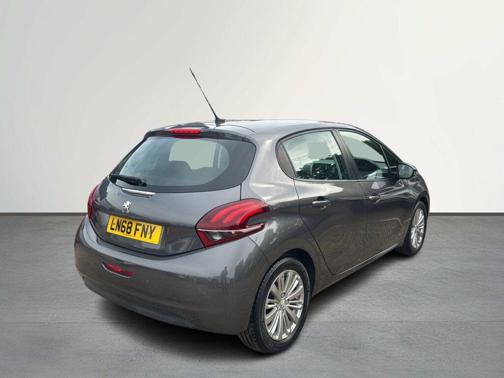 Peugeot 208 1.2 Puretech Signature Euro 6 Ss LN68FNY  #2