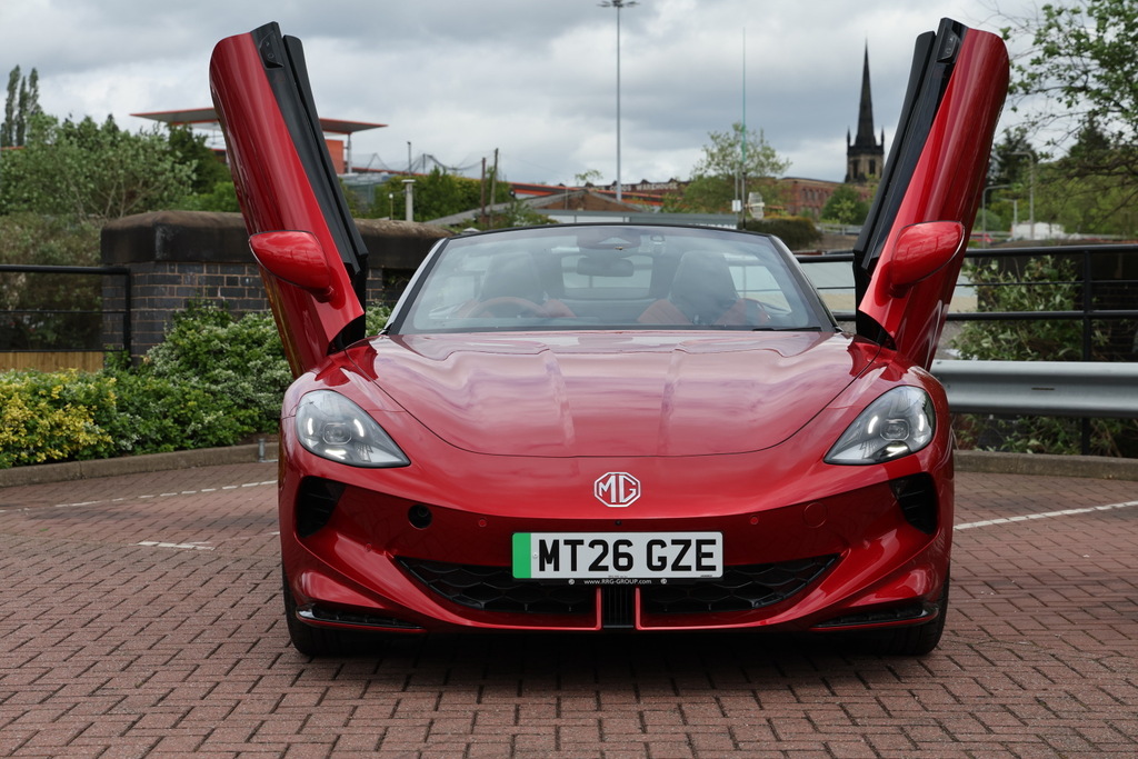 MG Cyberster 375Kw Gt Dual Motor 77 Kwh Awd Red #5