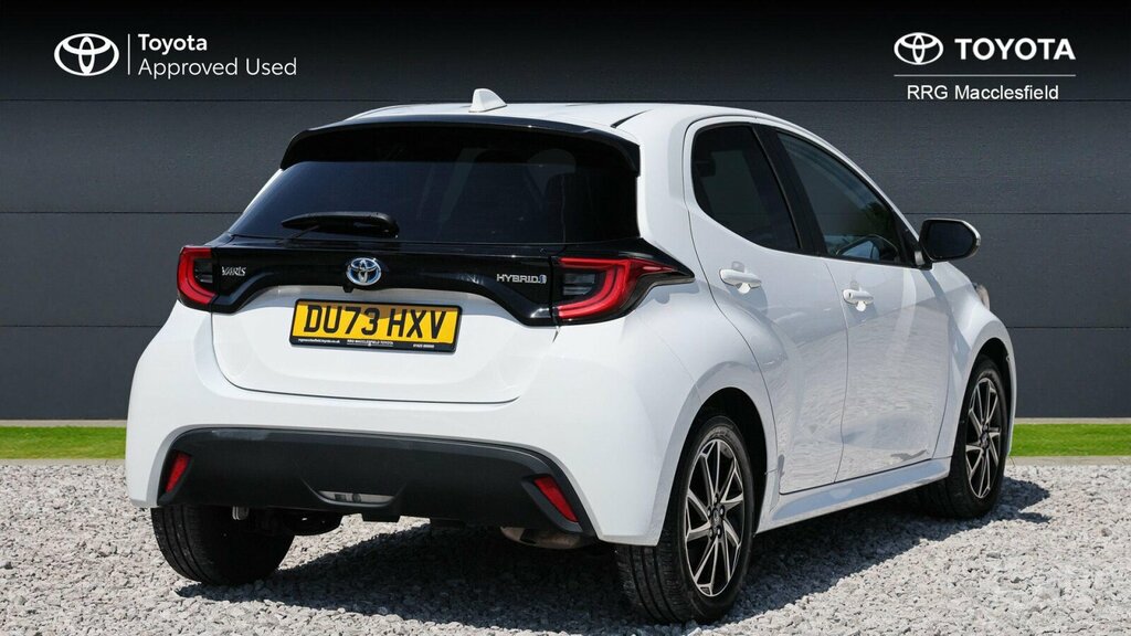 Toyota Yaris 1.5 Vvt-h Design E-cvt Euro 6 Ss DU73HXV White #2