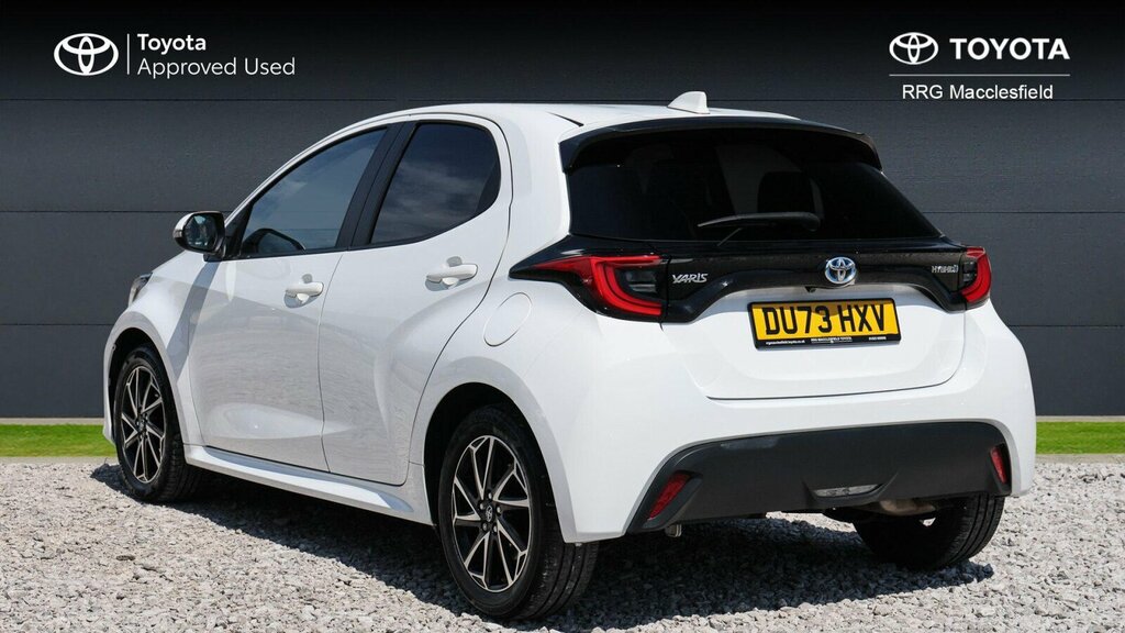 Toyota Yaris 1.5 Vvt-h Design E-cvt Euro 6 Ss DU73HXV White #4