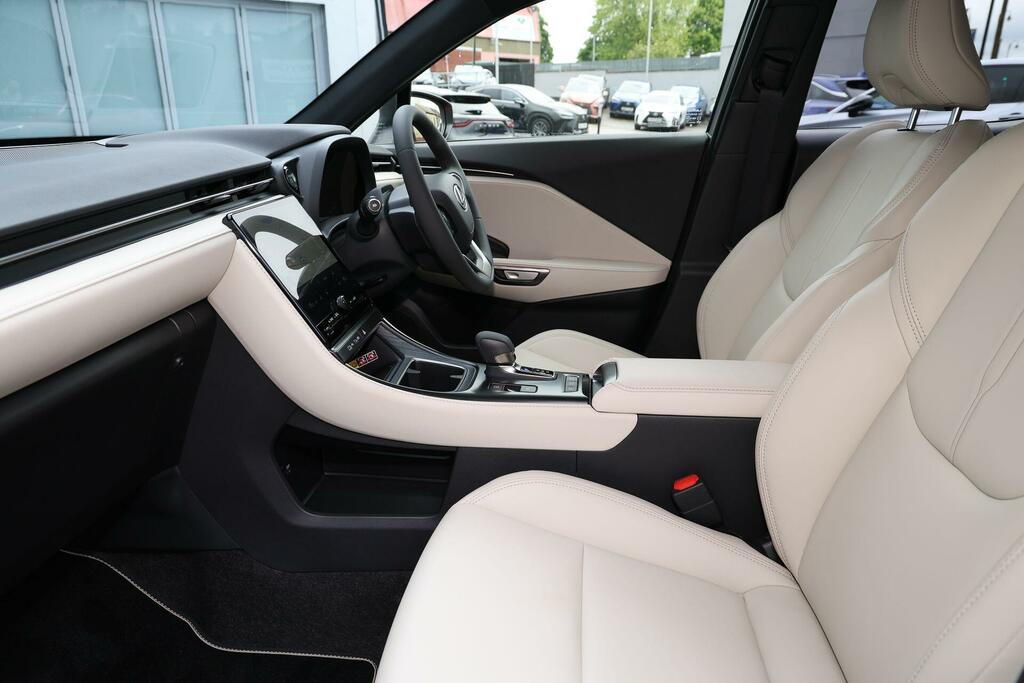 Lexus LBX 1.5 Vvt-ie Premium Plus Suv Hybrid E-cv MW26VCO Red #5