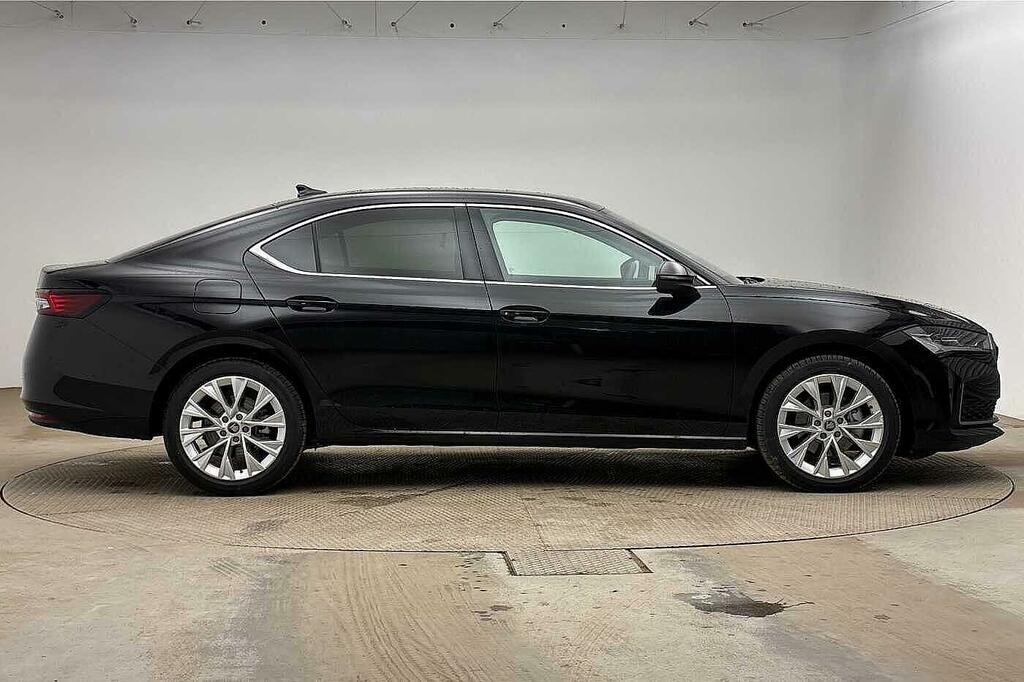 Skoda Superb 1.5 Tsi E-tec Se L Dsg Black #4