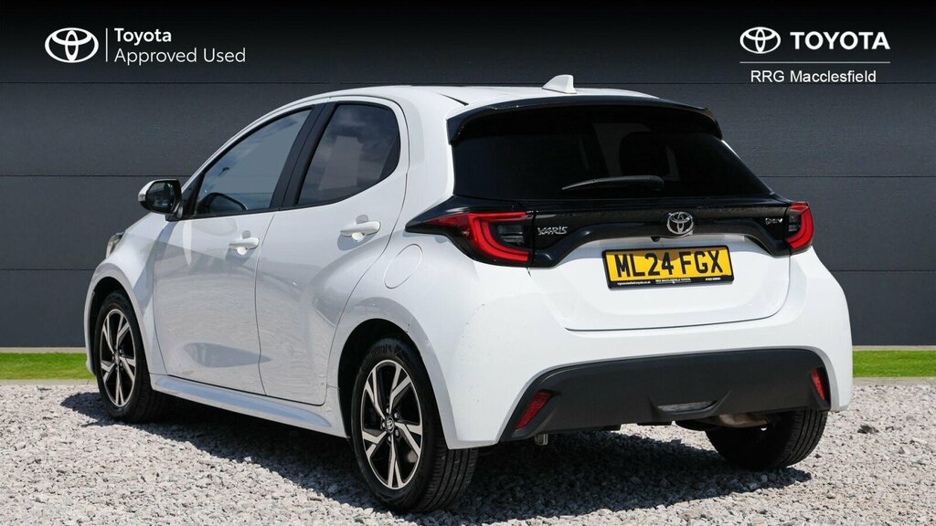 Toyota Yaris 1.5 Vvt-h Design E-cvt Euro 6 Ss ML24FGX White #4