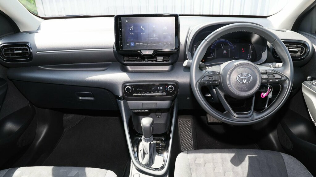 Toyota Yaris 1.5 Vvt-h Design E-cvt Euro 6 Ss MC24VMT White #6